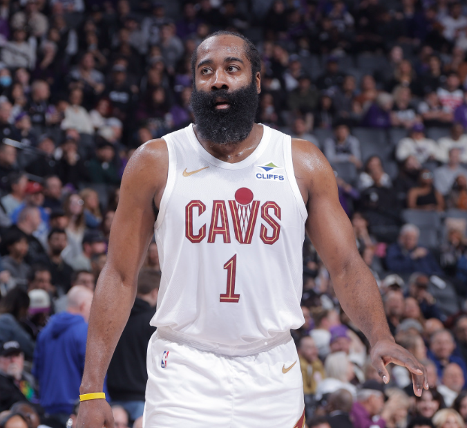 哈登，三分不开进攻火力下降80%
哈登打的就是突破和三分，奈何三分这东西不可能场