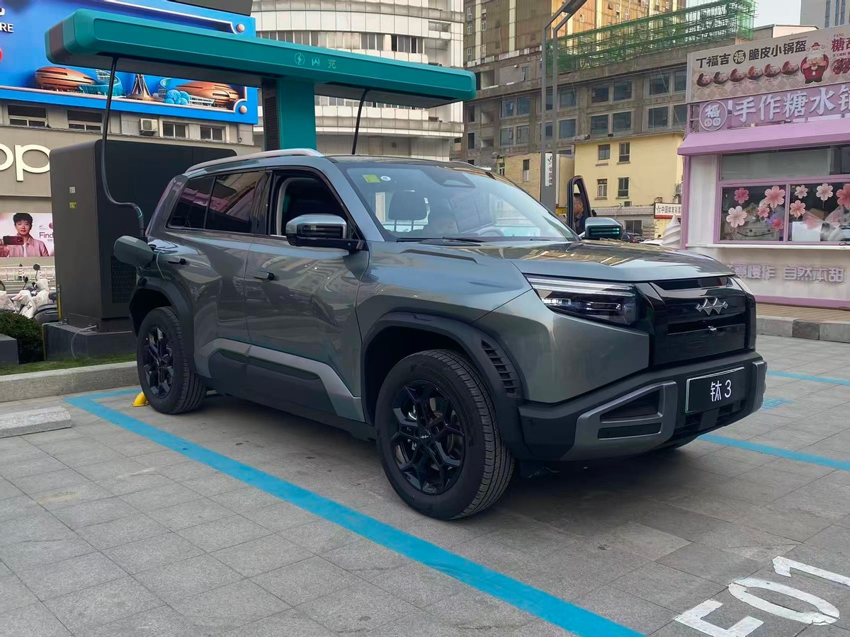 方程豹钛3闪充版15.38万起，重新定义15万级纯电标杆？