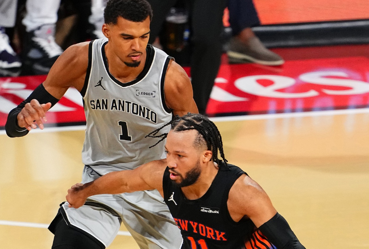 1米85的布伦森，挡在2米24的“外星人”和NBA的集体恐慌之间