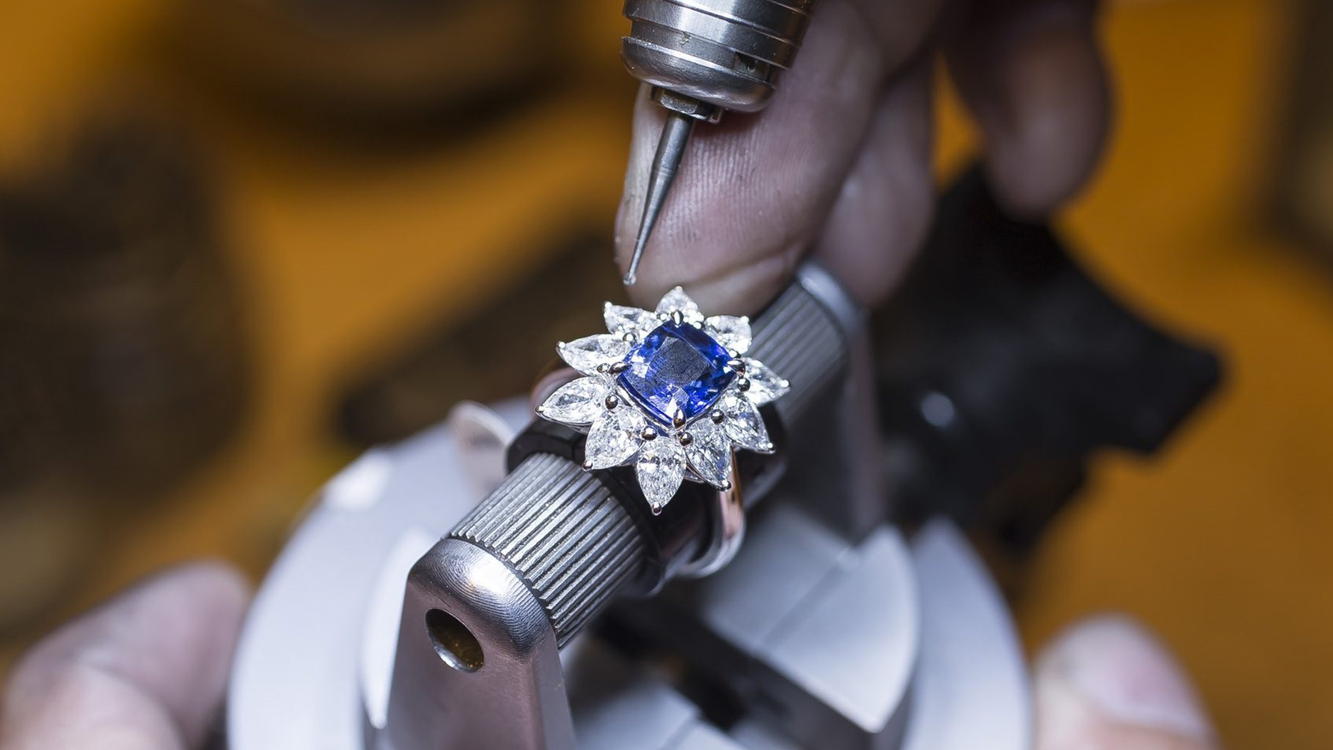 源头揭秘：为什么定制首饰，工期有的能差半个月？