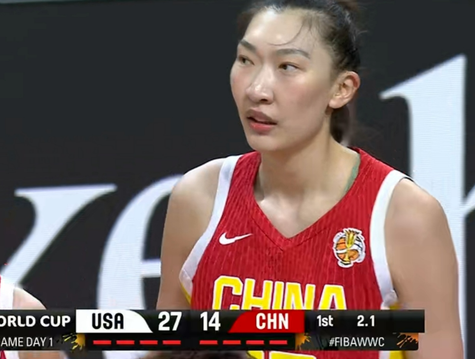 女篮世界杯中国61：94负于了美国，输掉比赛很正常，整体实力上我们确实不如美国，