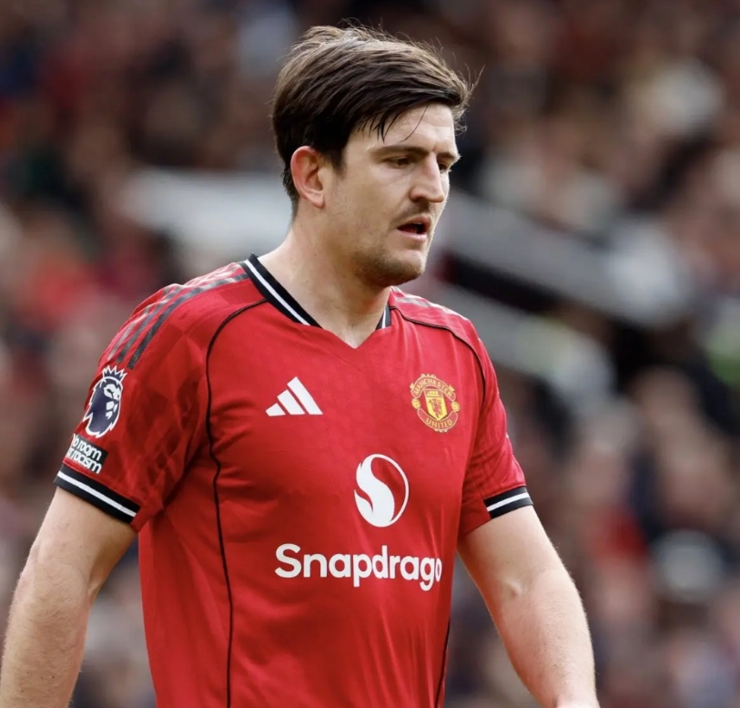 马奎尔说自己青训练的是中场，后来个子太高了才改踢中后卫的

其实不少曼联球员都有