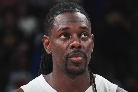 NBA季后赛，开拓者不敌马刺，系列赛大比分1-2落后。
全场比赛，开拓者后卫朱-