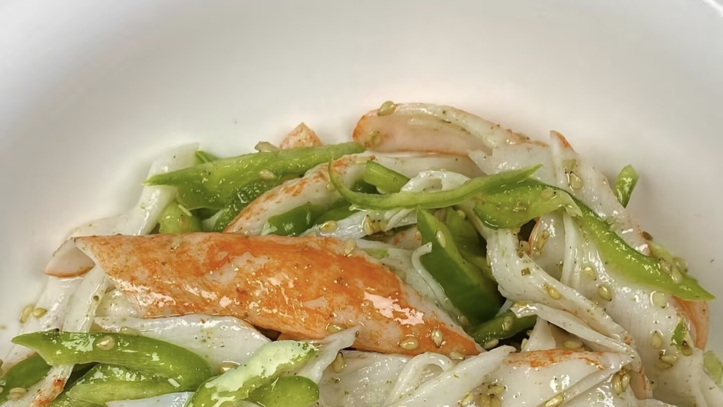 蟹柳这样做也太绝了！加把芝麻盐，鲜到眉毛掉下来！