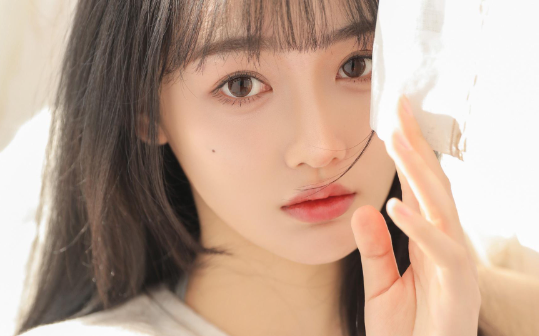 听见胎儿心声后，京圈花瓶把豪宅改造成堡垒，只为迎接末世到来。