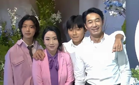 陶晶莹的女儿儿子让人傻傻分不清，她的女儿中性打扮就像个男孩子