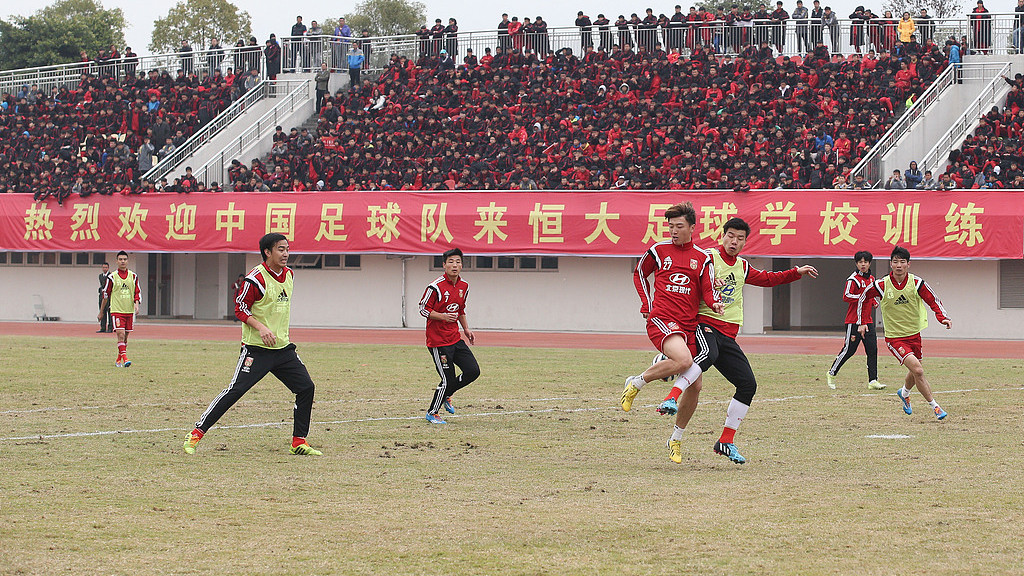 拿那么多冠军有何用？恒足青训为国养士，经纪人却来“零元购”