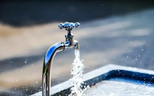 比芯片断供还要可怕，外企大量收购我国的自来水厂，水价暴涨，我们必须打响自来水保卫战…