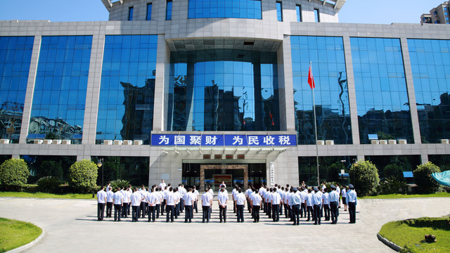 地方政府靠什么“拿捏”条管单位？