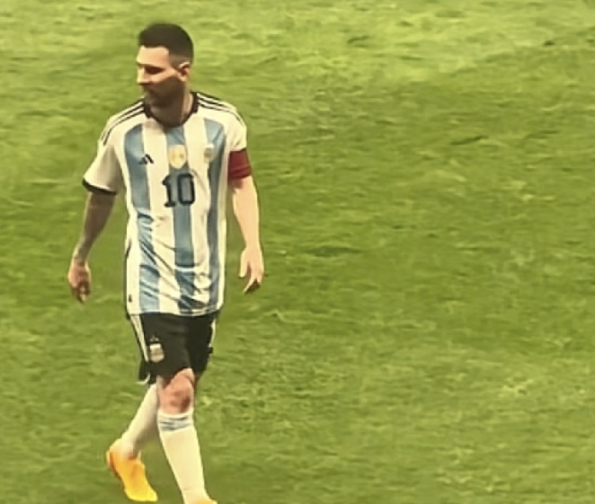 FIFA官方，为梅西说话：梅西对莫迪的犯规，有6-7分，最多8分，裁判不给红牌是