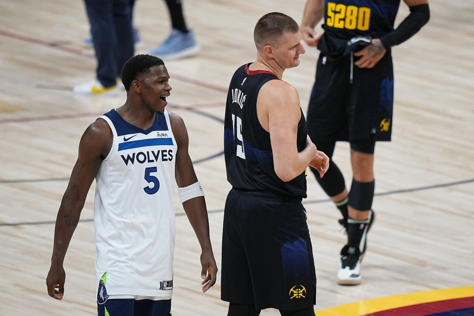 掘金球迷最可惜的应该是24年G7被狼队逆转吧

夺冠年后离西决最近的一次了，G7