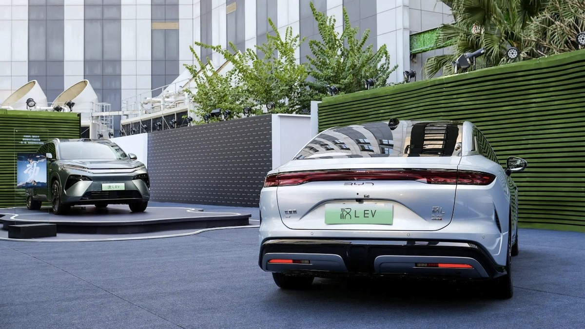 丰田THS、比亚迪DM-i、理想增程，哪一种“混动技术”最合理？