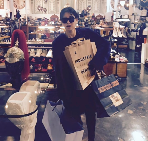 希望你能被所有人挂在心尖，而不是只有我一人