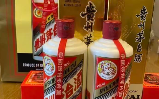 我的两瓶茅台被堂哥偷走，他岳父酒精中毒后找我索赔20万：都是喝了你的假酒！