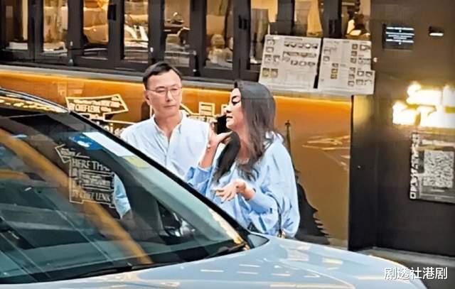 恭喜！香港知名女星迎来新恋情，和70岁男友手挽手宣誓主权