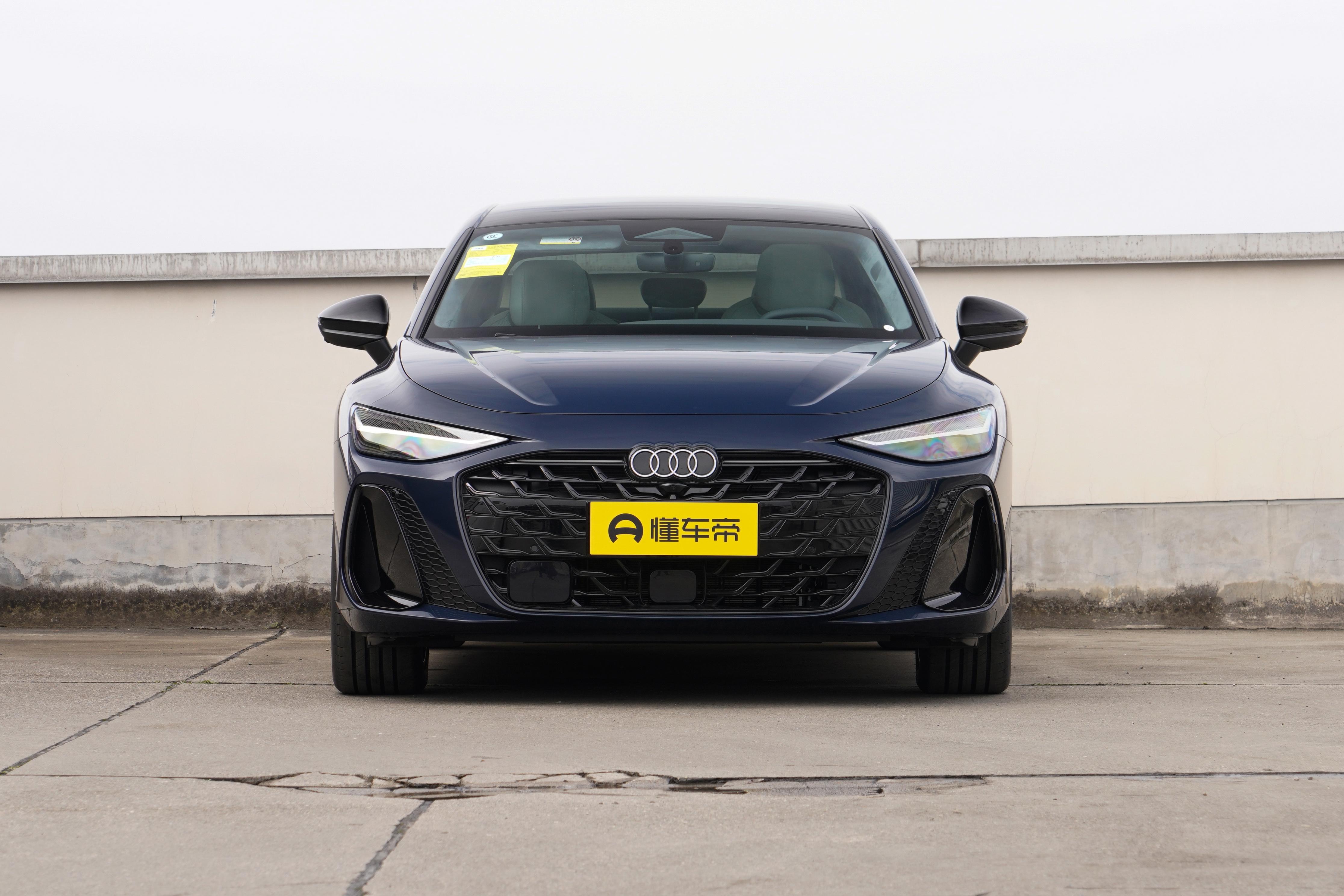 这一代A6L的外观，个人觉得一般般吧。上一代那种四平八稳的官车气质没了，新款中网