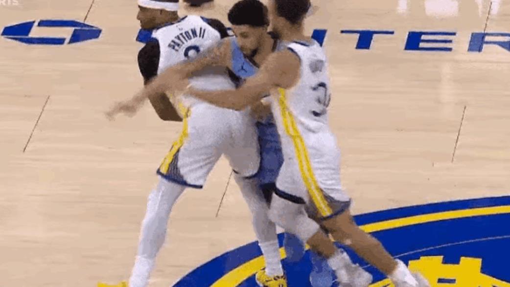 “电梯门”战术：勇士王朝的秘密武器，为何成了江湖绝唱？