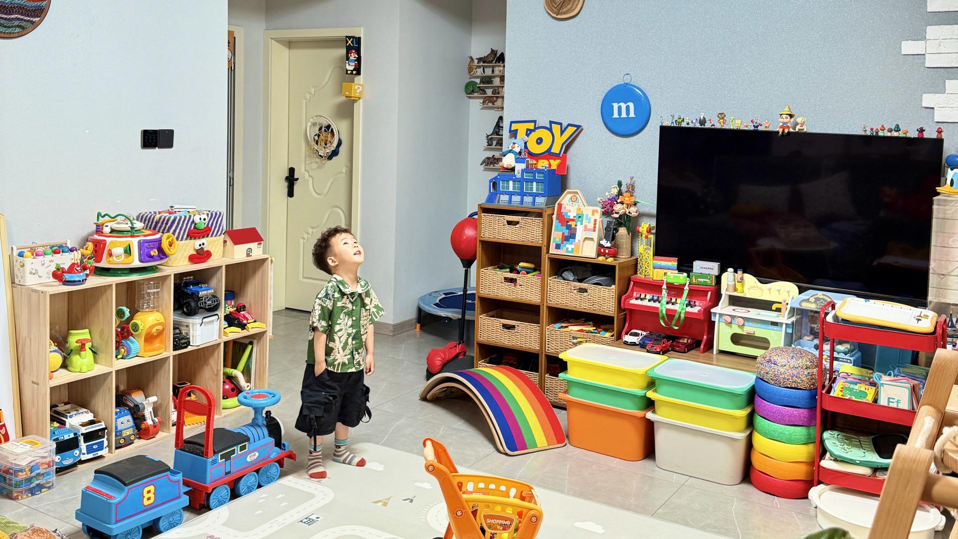灯具眩光值UGR全解析：选对主灯，守护家人视力舒适