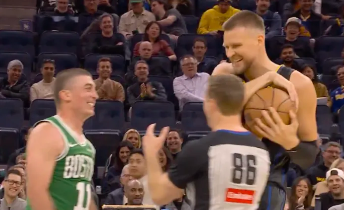 凯尔特人以121-110击败勇士。
赛后，凯尔特人球员佩顿-普里查德接受媒体采访