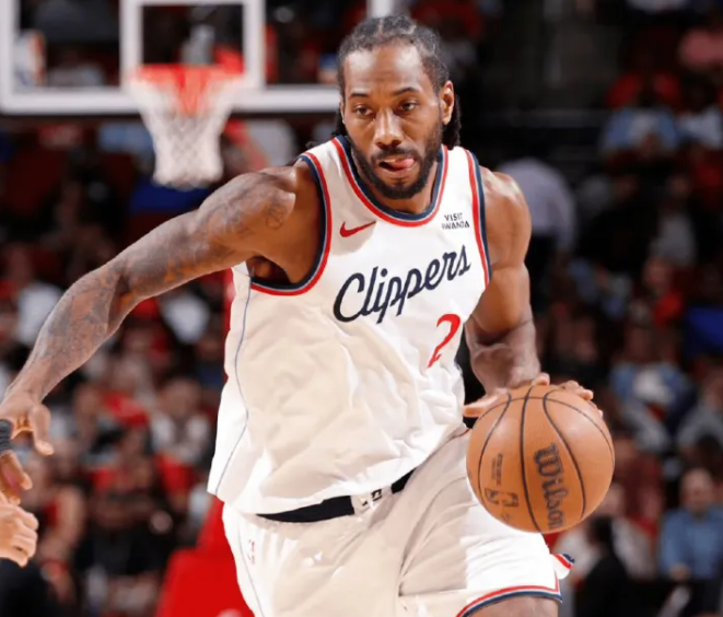 NBA分析师、评论员Amin Elhassan透露：
“几个月前我和一位球队高管