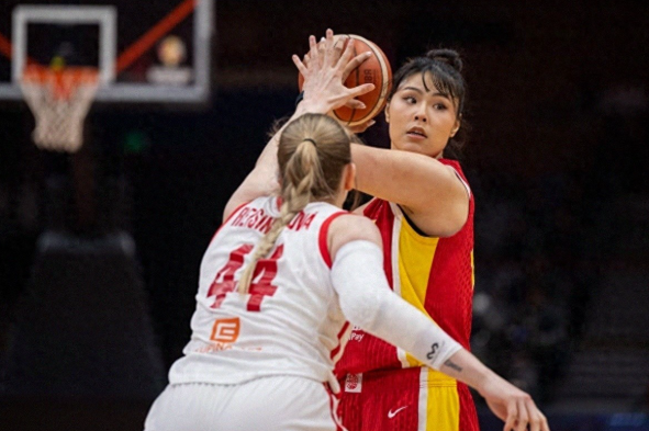 中国女篮对阵捷克比赛观后感：
全程观看了中国女篮对阵捷克队的比赛，看得心跳加快呀