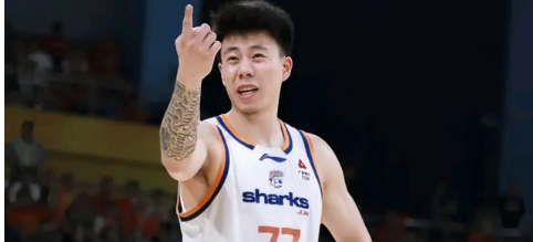 上海男篮球员张镇麟：我要帮助上海男篮建立王朝。上海男篮官方分享了张镇麟的夺冠采访