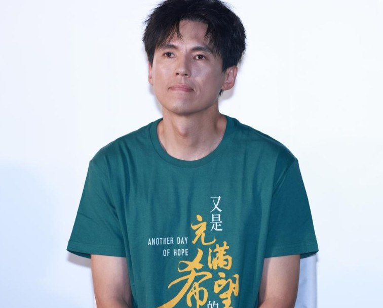 Q小姐知三当三，这是事实。
 
不管宋宁峰怎么说达成离婚协议，一个混迹社会的成年