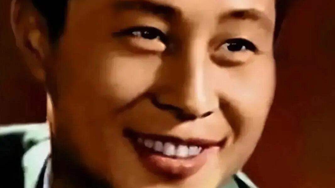 王心刚：一代银幕男神，一生零绯闻，守一人到白头