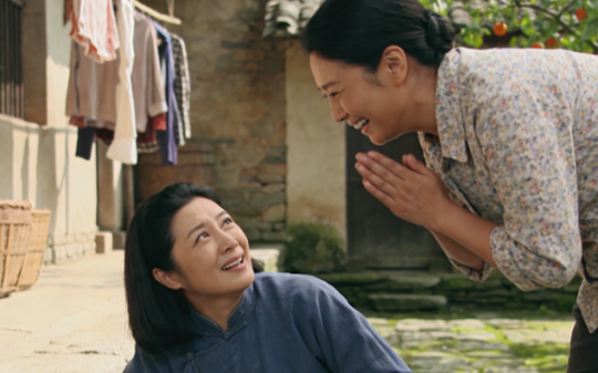 镇农妇帮人找物从未失手，流言传她通灵，丈夫跟踪后，竟在老院挖出她藏了多年的惊天秘密…