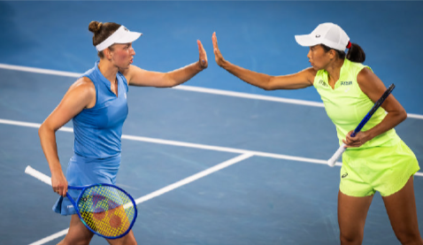 迈阿密站双打1/4决赛，4号种子张帅/梅尔滕斯在抢十5-9落后的情况下连救四个赛