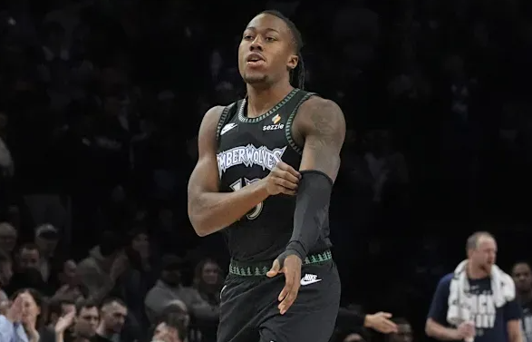 森林狼主场以112-96战胜掘金，森林狼球员多森姆全场17中13，得到43分。