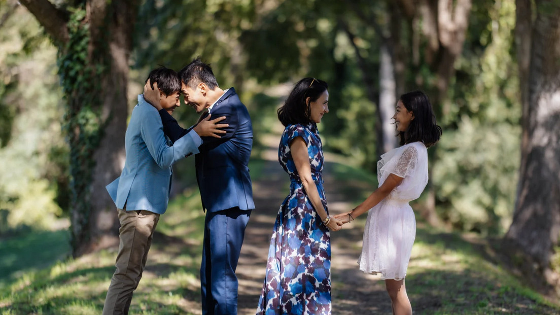 刘烨妻子晒照为刘烨庆生，晒全家福照片好温馨，安娜深情告白丈夫