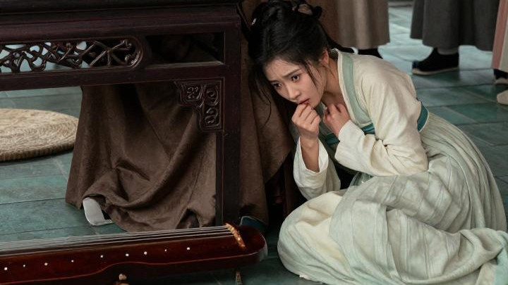 清代奇案：美人阁楼夜夜弹琴，邻居扒窗一看，吓得腿软！