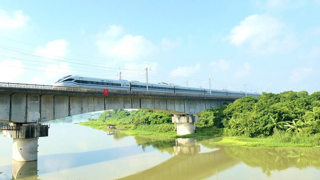 连通京广、京九两大干线，这条单线客货共线铁路有望开行动车组！