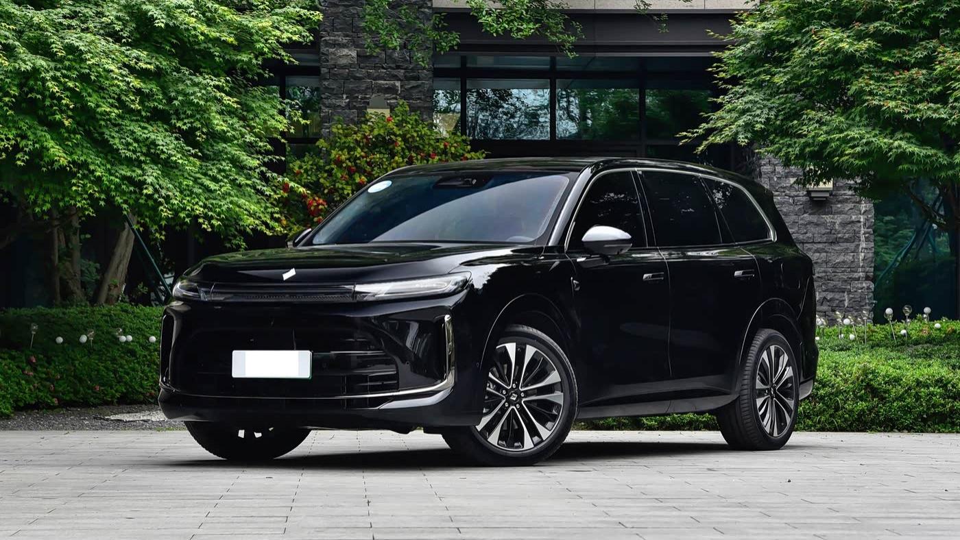 五菱旗舰插混SUV不足15万！定位大型SUV+大六座，综合续航1145km