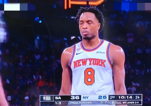 尼克斯队的阿诺比简直让主场球迷为之疯狂！在尼克斯vs马刺的NBA总决赛G3第二节
