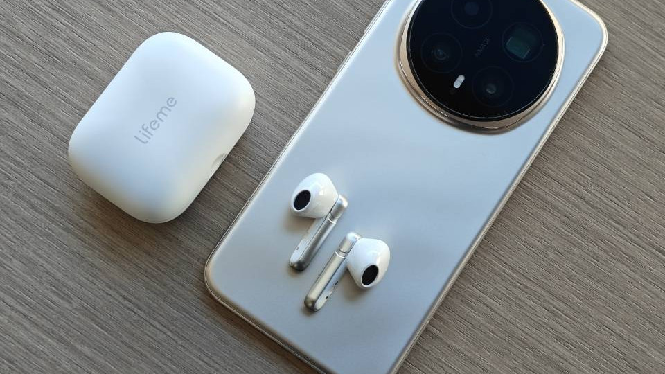 地铁里的弦月：这副耳机如何用东方美学，治愈了我的通勤焦虑！