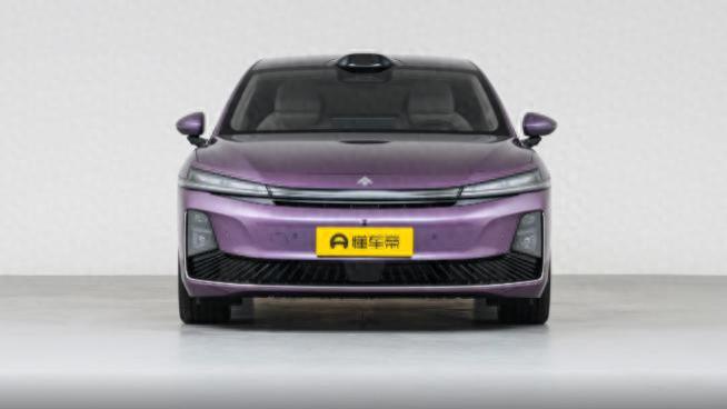 25万级中大型轿车，鸿蒙车机+45度变形座椅，这车如何？