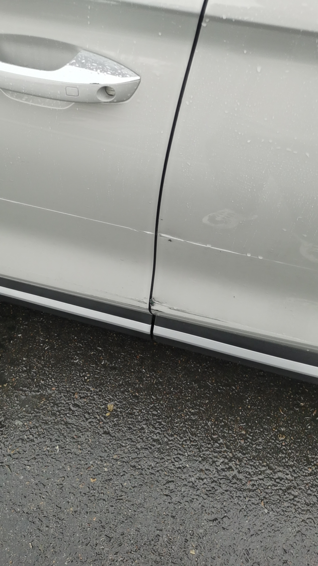 新车一血
提车不到一周撞栏杆了，高速交警不开责任认定书能报保险吗