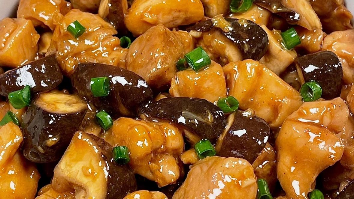 香菇滑鸡：一盘人间烟火，盛满家的温柔