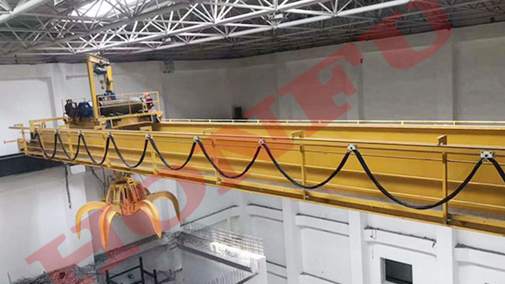 20t垃圾抓斗起重机技术参数：大中型焚烧厂选型指南！山东宏孚HONFU