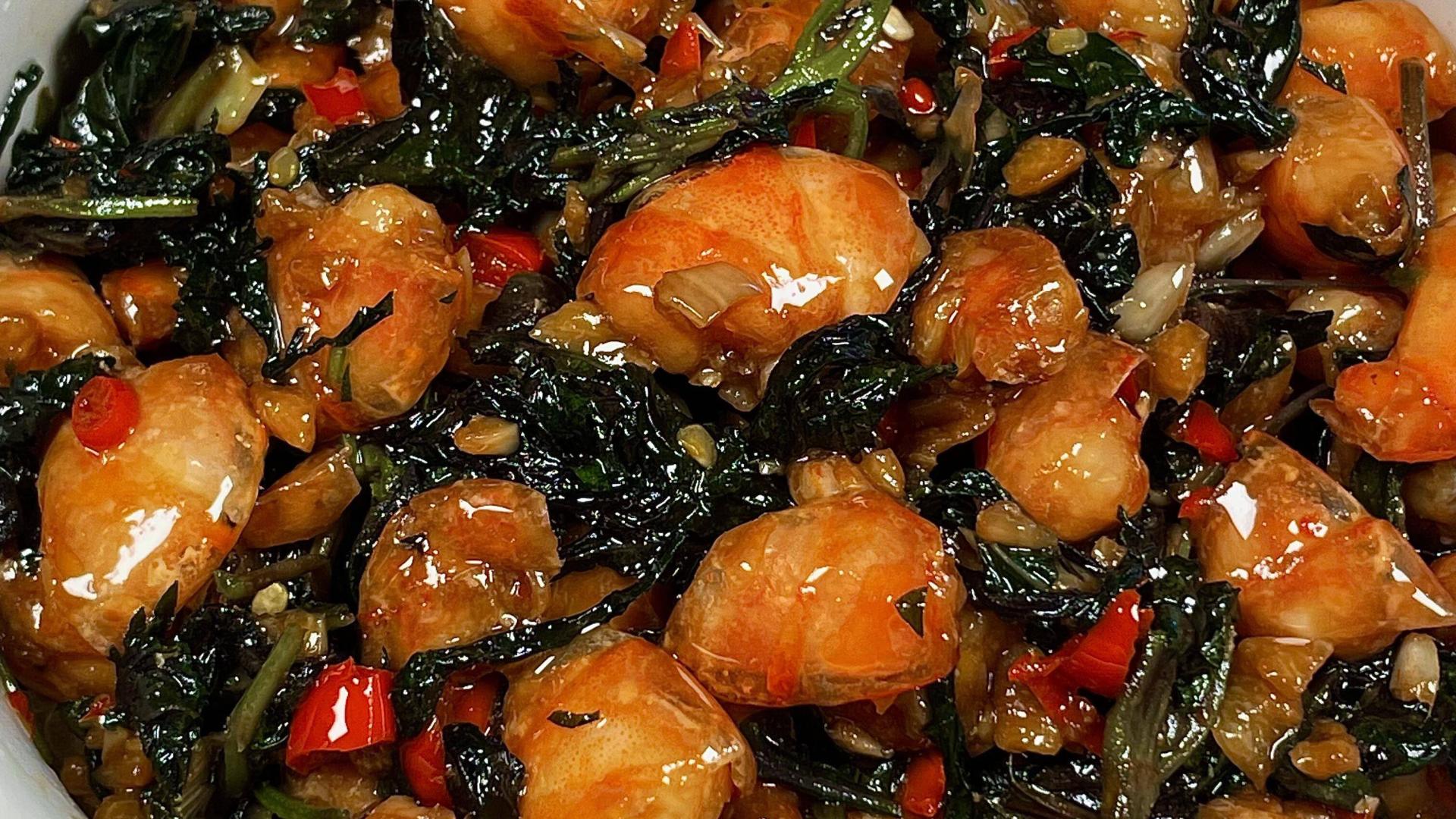 紫苏碎碎虾：香鲜下饭菜