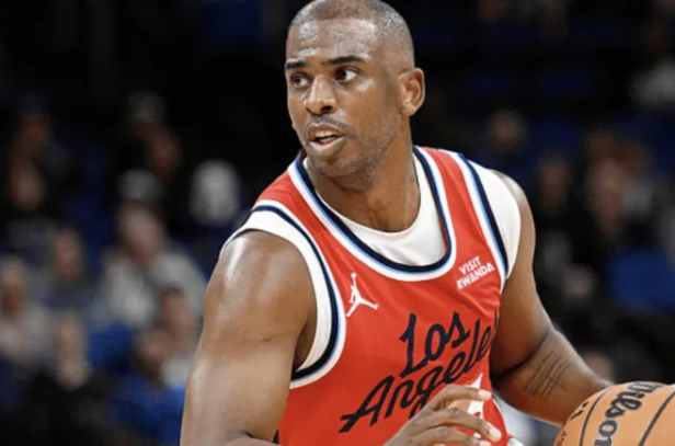 前NBA球员、教练拜伦-斯科特在节目中谈到克里斯-保罗：
“他们对那个年轻人的做