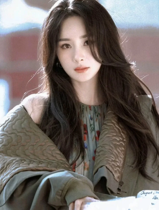 40岁的杨幂还能有这身材
不知道有多少人要馋她身子