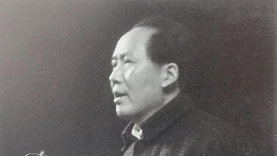 1945年朱瑞不愿当副总参谋长，毛主席：就做我们中国的炮兵元帅吧