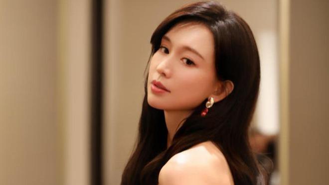 林志玲晒出自我最新写真照