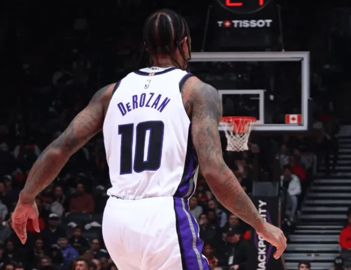 NBA常规赛国王主场对阵鹈鹕的比赛已经结束。全场战罢，国王以117-113战胜鹈