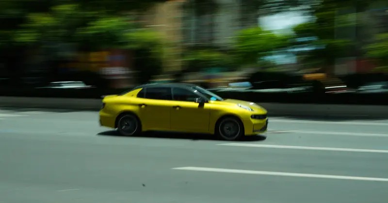 20万级电车加速之王？极氪007对比宝马M3