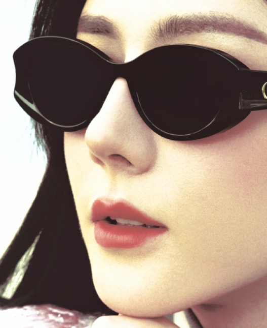 你在舞台发光，我在星海为你加冕