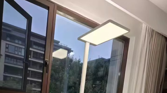 护眼大路灯VS护眼台灯！家长该选哪个？品牌产品有哪些